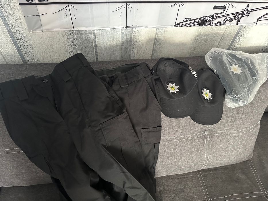 Форма поліція чорна кепка штани