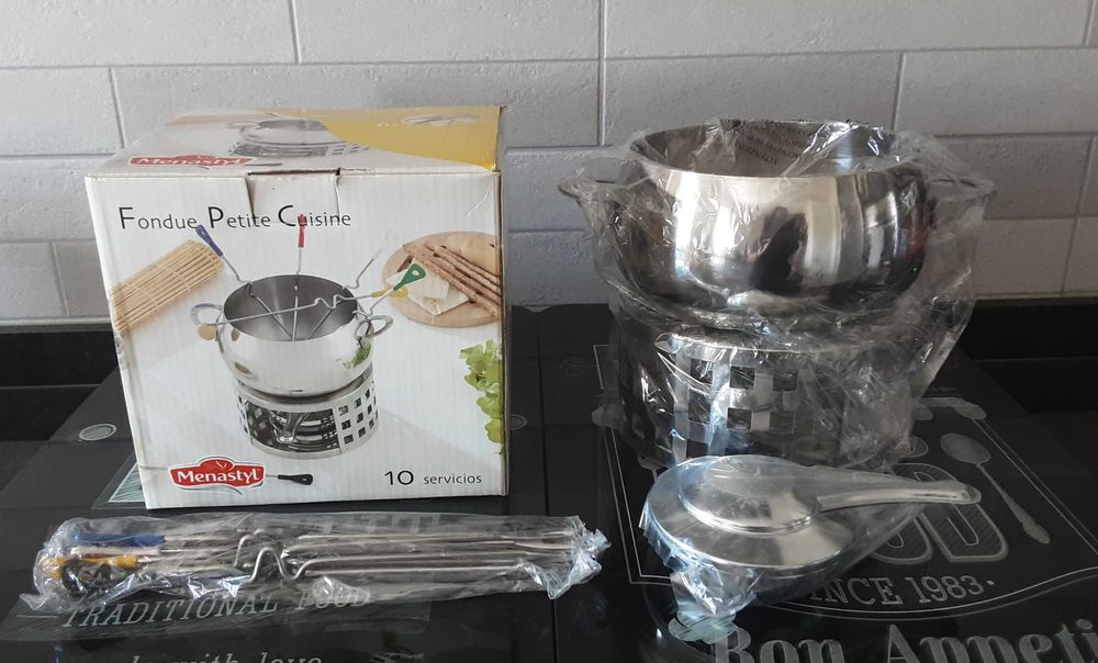 Menastyl Fondue Set (NEW, in box/packaging!)64575236443393120