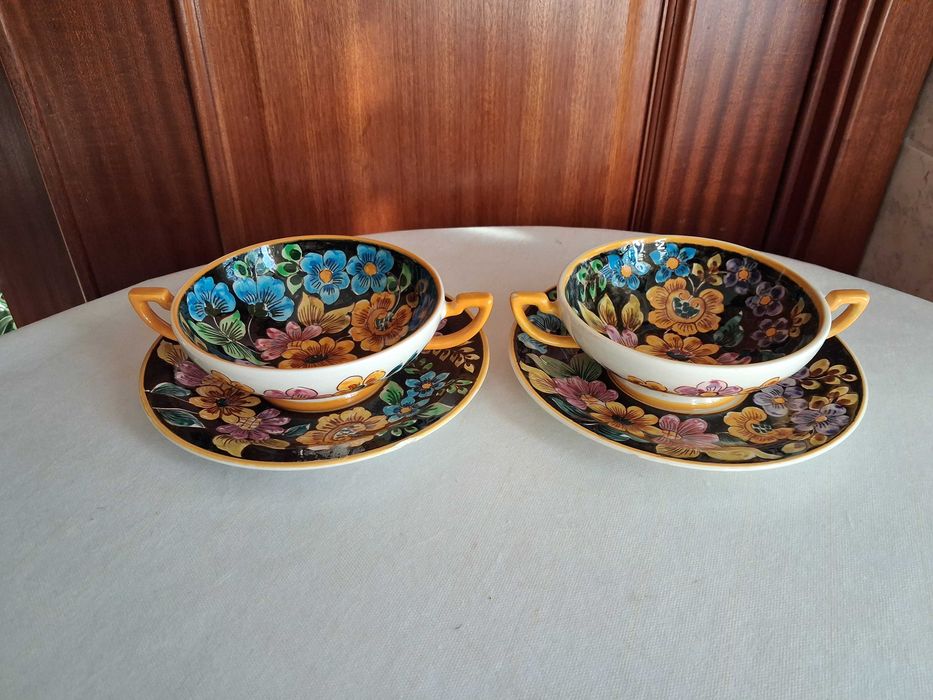 Sacavém - Gilman & CTª - 2 Taças com Pratos Antigos Pintados à Mão