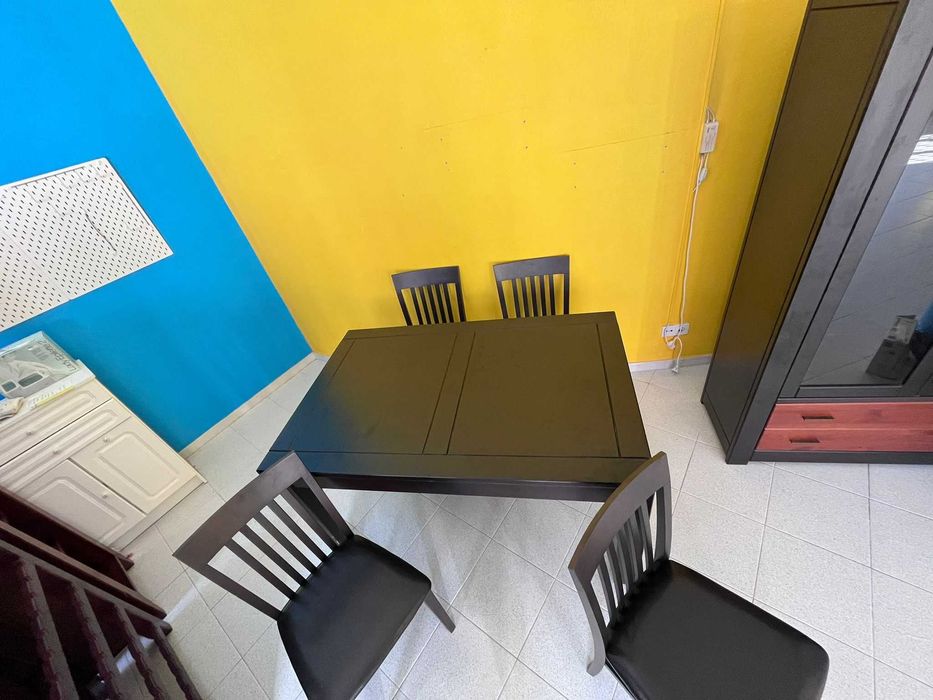 Mesa Extensível com 4 Cadeiras64750870187521122