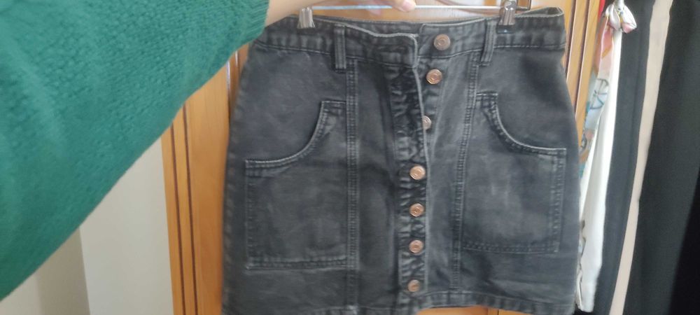 saia de ganga com botões stradivarius