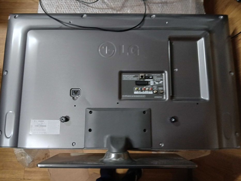 PEÇAS - TV LED 42" - LG 42LB650V - com Mainboard e LED's Danificados!!