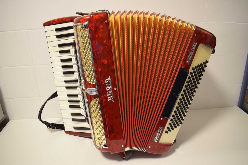 Acordeao Adria 3 Voz 96 Baixos.N 49