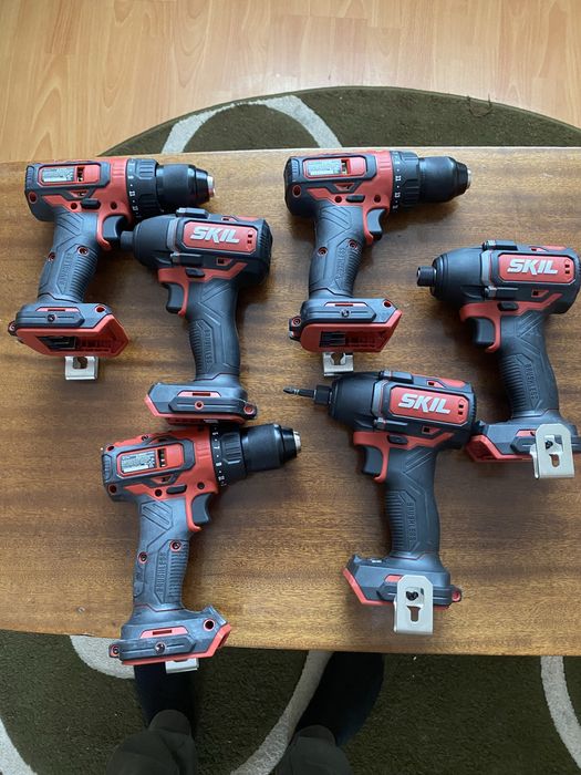 Продам інструмент одна одиниця 3000к гр без батареї і зарядного