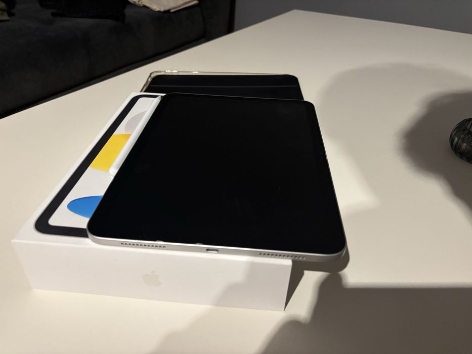 Apple iPad 10. gen (Srebrny) 64GB + Rysik Hama + Etui | Zestaw