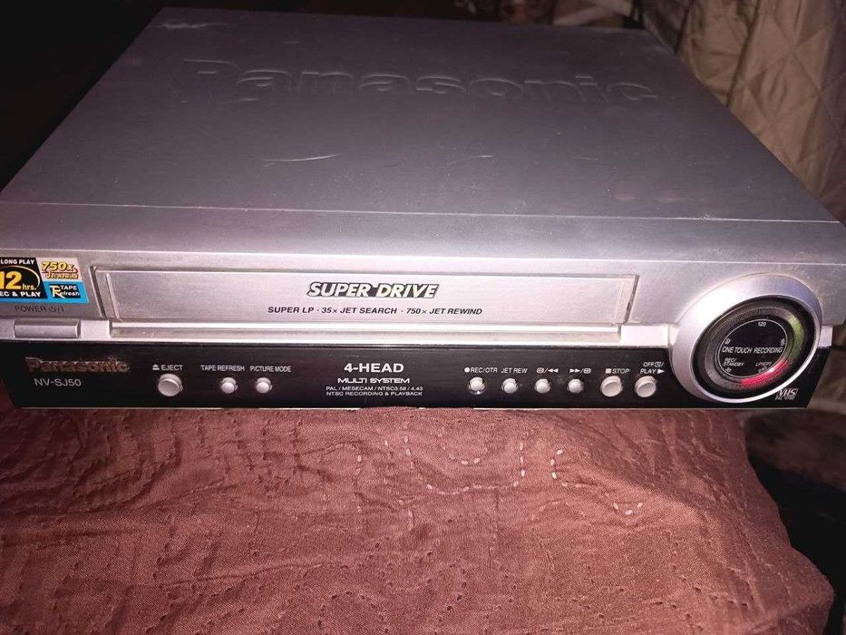 видеомагнитофон Panasonic NV-SJ50 + кассеты 21 штука