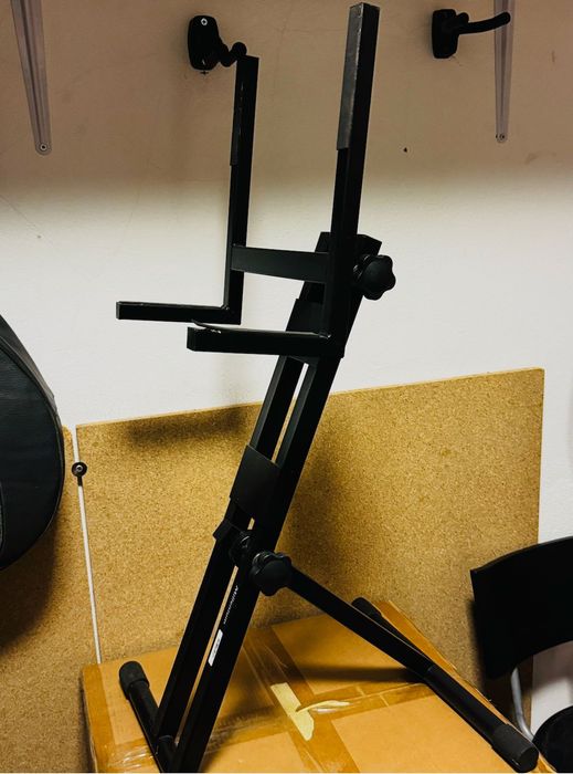 Suporte para amplificador - Thomann