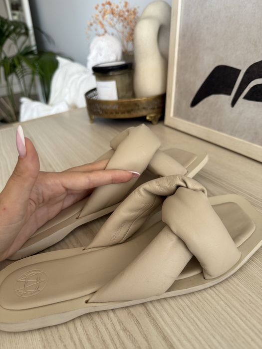 Massimo Dutti skórzane beżowe klapki sandały  rozmiar 38