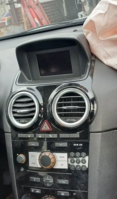 OPEL CORSA D 14r RADIO CD 40 USG WYŚWIETLACZ