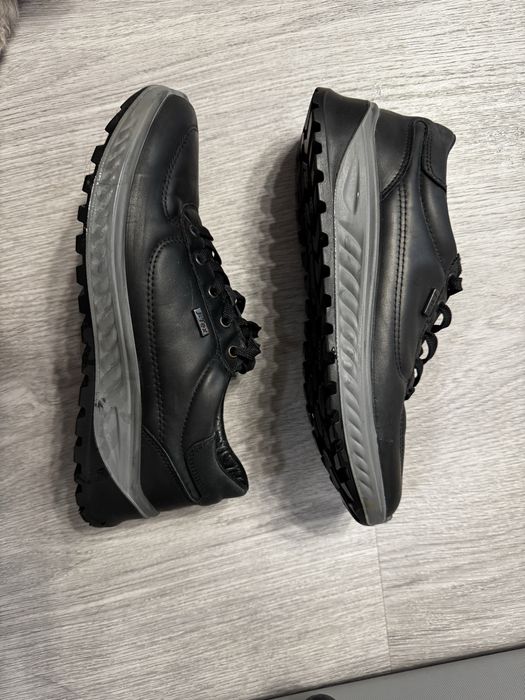 Кросівки Manul шкіряні чорні