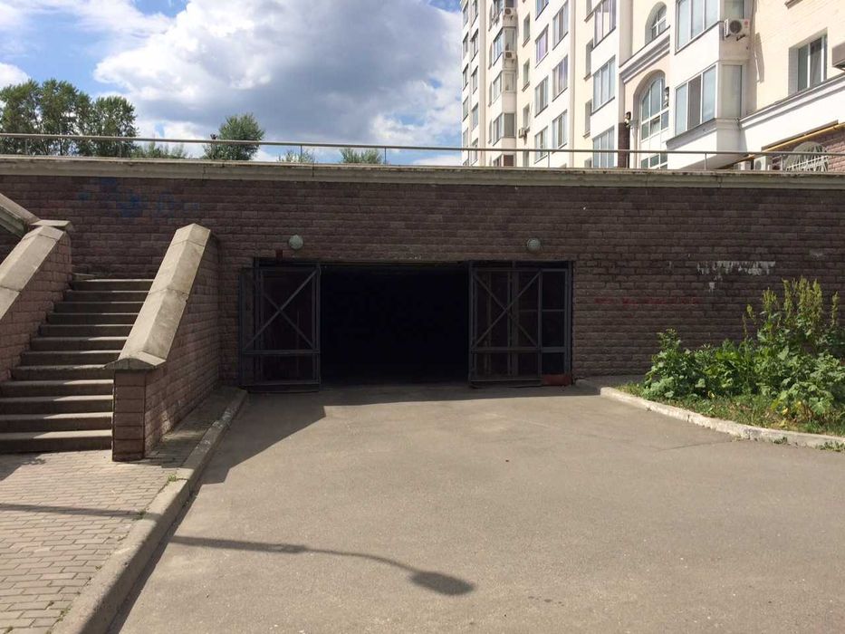 Паркомісце 16 м², напівпідземний паркінг, Вітряні Гори 2Б