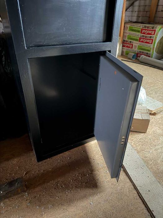 Сейф металевий 125×50×37, товщина 3 мм, двосекційний з двома замками