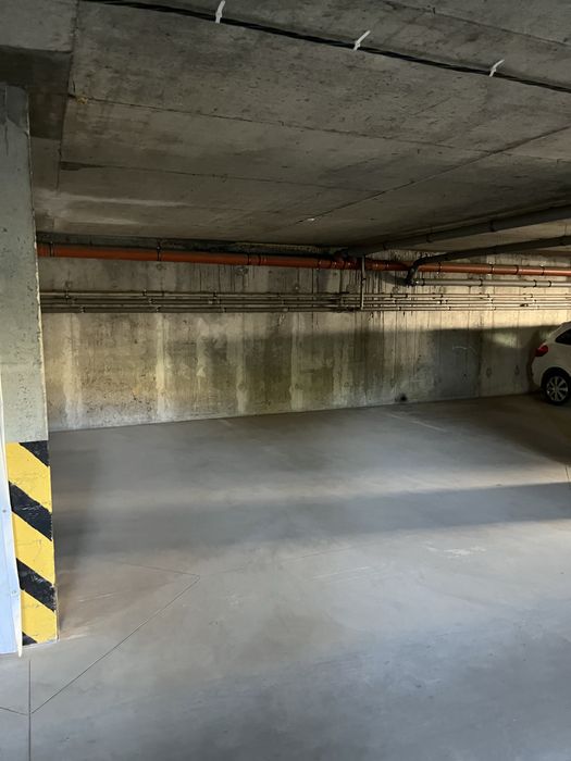 Оренда паркомісця