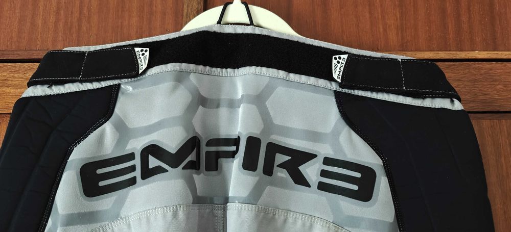 Calças Empire Contact Zero