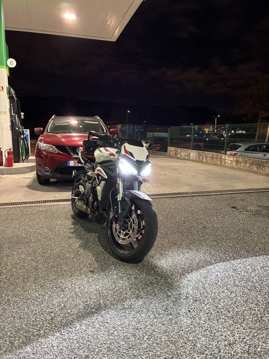 Street Triple 660s (Carta A2 deslimitada)
