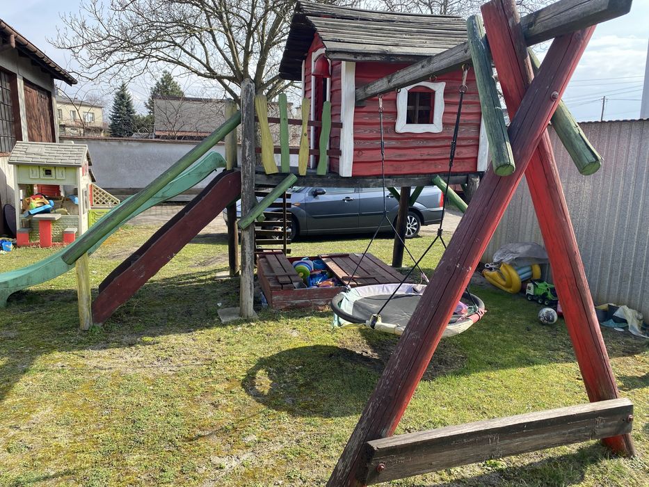 Sprzedam domek dla dzieci do małego remontu.