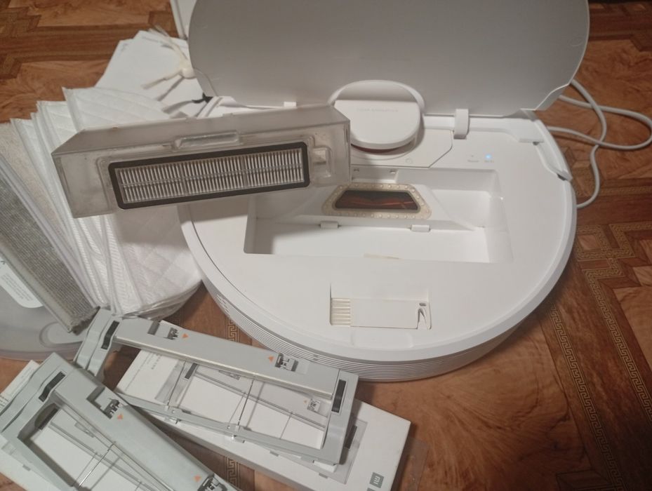 Продам робот пилосос Dreame Vacuum D9
