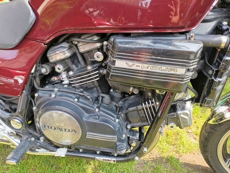 Honda VF 750 S RC07 Sabre szwajcar klasyk