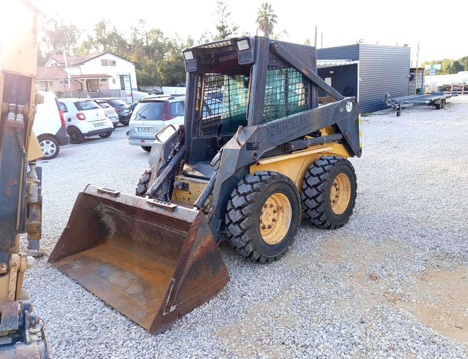 Mini Pá-Carregadora NEW HOLLAND (2004) 6700h