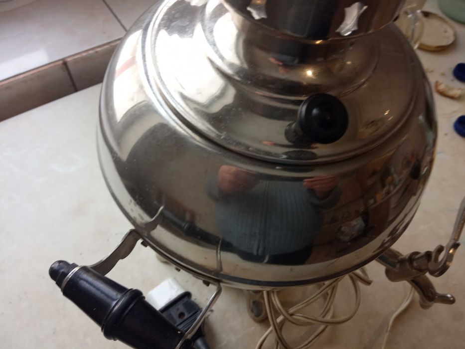 Самовар электрический 3 литра в хорошем состояниии