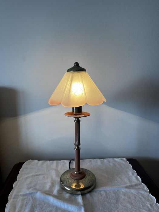 bedside lamp430227285439959041