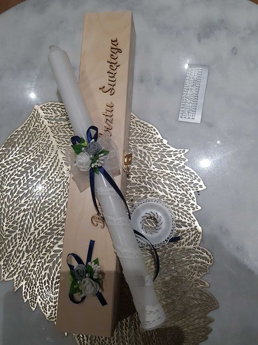 Zestaw do chrztu dla chlopca świeca pudełko okapnik