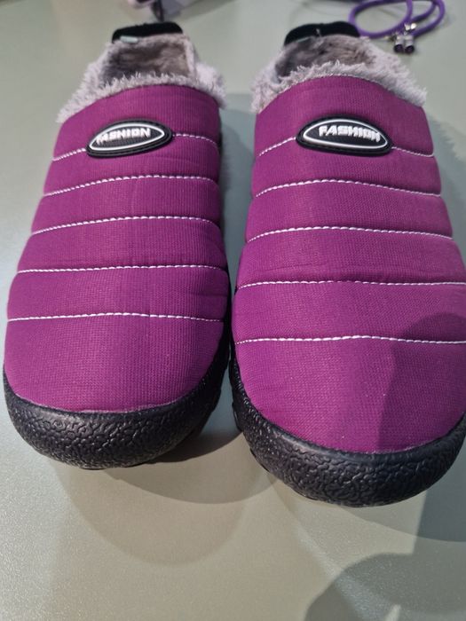 Pantufas com pêlo e antiderrapantes