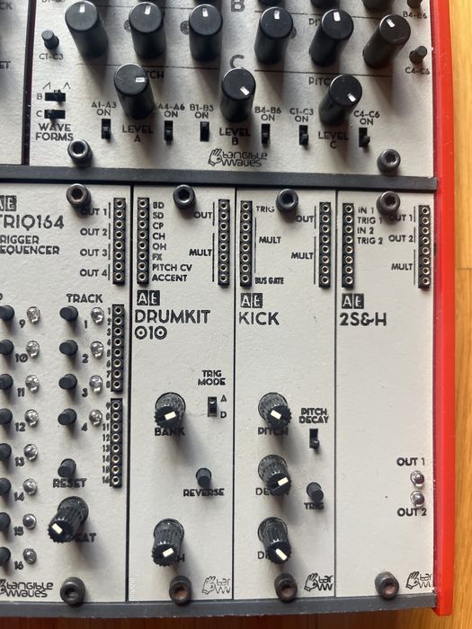Analogue Modular Music