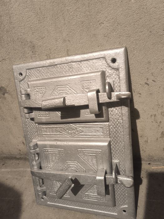 Drzwiczki do pieca żeliwne