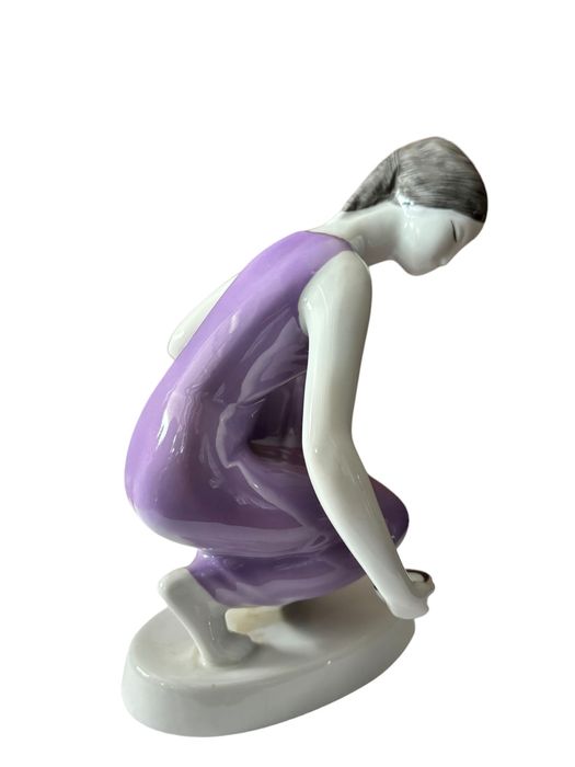 figurka Kobieta w sukni Hollohaza vintage  prl retro