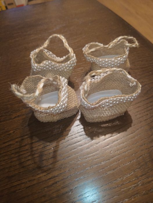 Zestaw jutowych rustykalnych koszyczkow