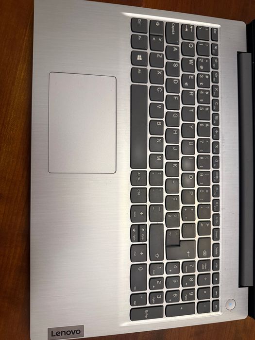 Laptop Lenovo Ideapad 3 15ADA05