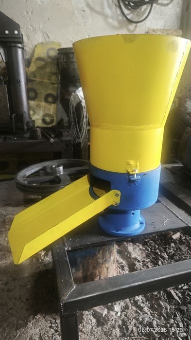 Гранулятор, Рабочая часть с матрицей 200 и подвижные ролики