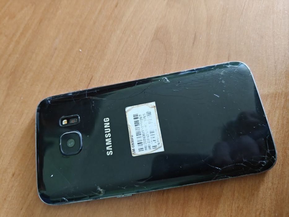 Samsung galaxy S7 на деталі