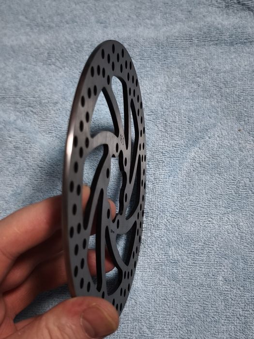 Freio a disco de 160 mm com 6 furos, compatível com motocicletas elétricas, bicicletas elétricas e veículos similares (160 mm x 2,8 mm).