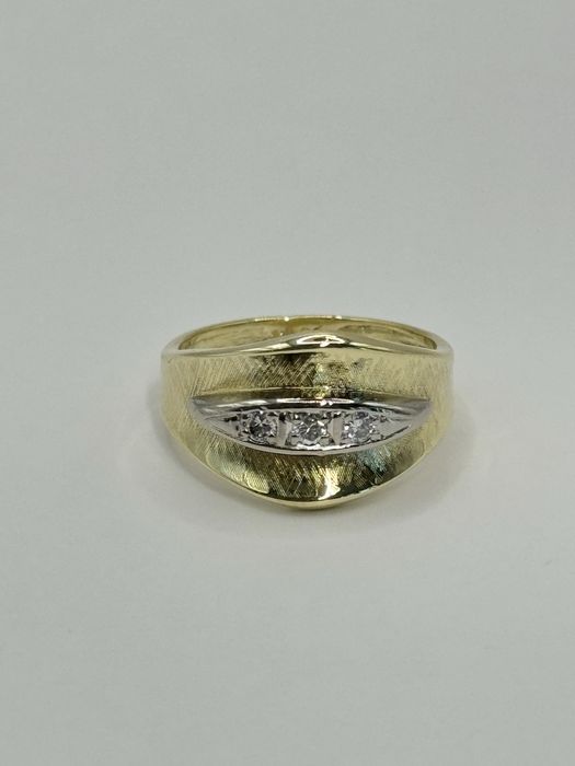 Złoty pierścionek z brylantami rozmiar 12