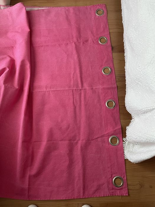 Pink Curtains434816534341888001