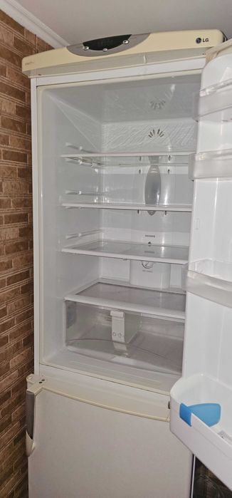 Холодильник lg electrocool в гарному стані. Двухкамерний NoFrost