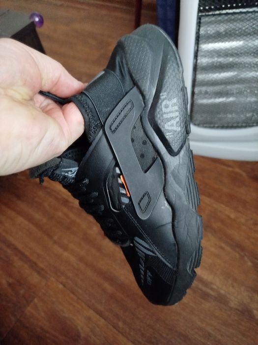 кроссовки подростковые Nike Off-White

Продаю черные кроссовки, вдо