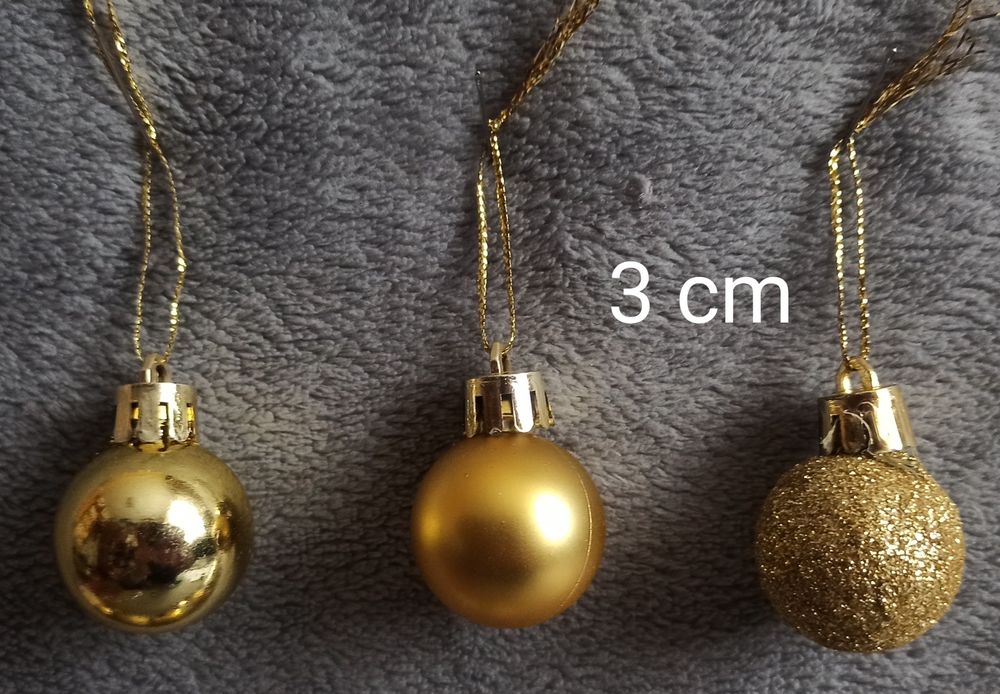 Zestaw mini bombek złotych.