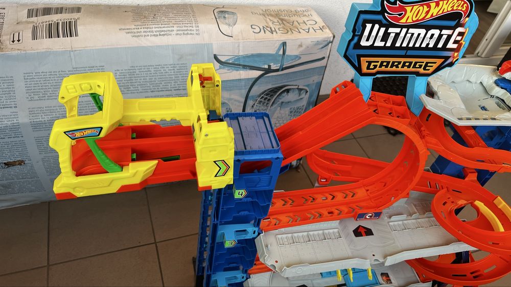 Ultimate Garage hot wheels atak smoka
