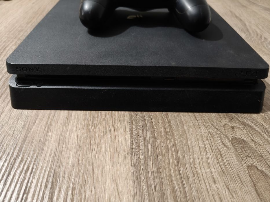 PS4 slim + comando