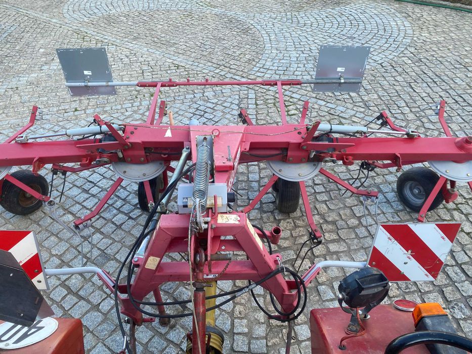 Virador de feno STOLL Z 585 PRO