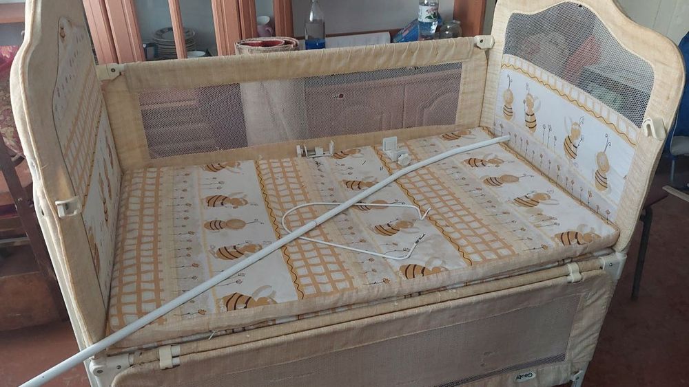 Дитяче ліжечко, манеж, кроватка, ліжко