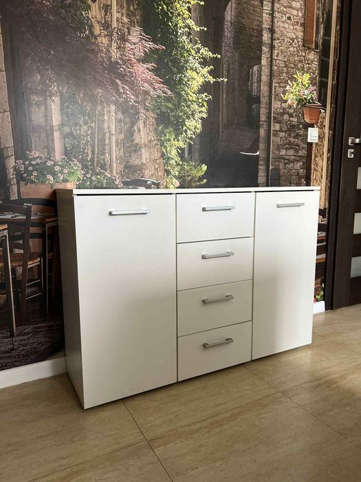 Komoda biała  z szufladami
