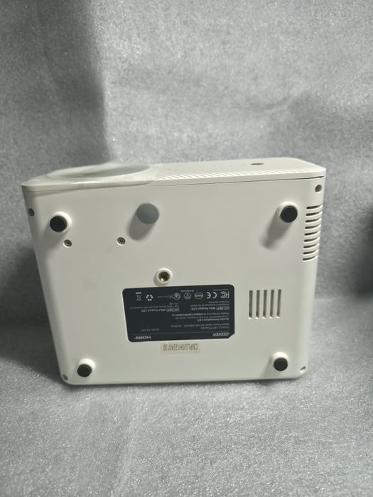 Izeeker LED Projector463275837390868483