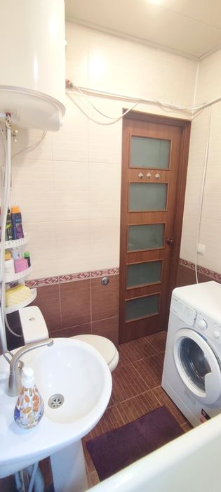 Здам погодинно,  подобово 1к. квартиру  просп. Героїв Харкова 202/2