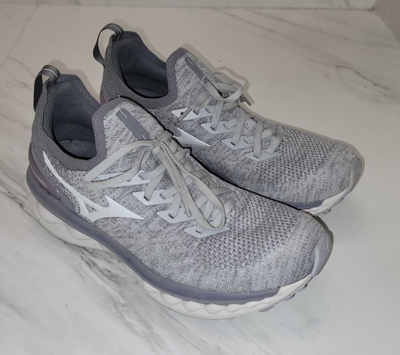 Mizuno Wave Sky Neo | SZARE