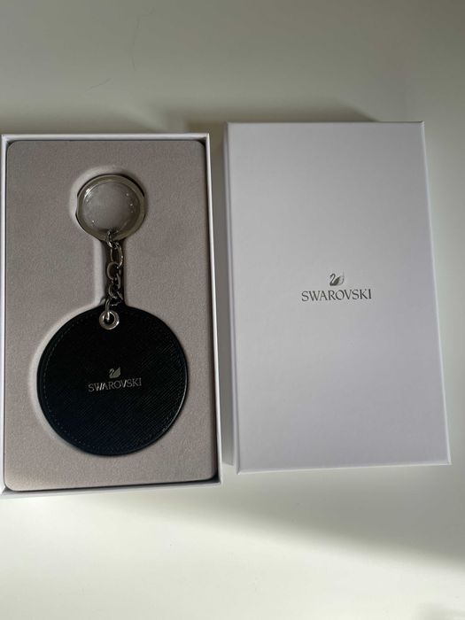Elegancki breloczek Swarovski z kryształami i lusterkiem