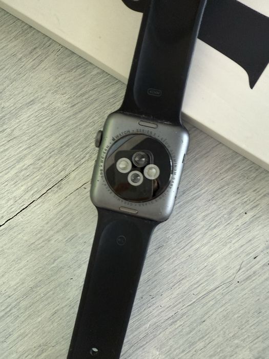 Часи apple watch 2 42 mm